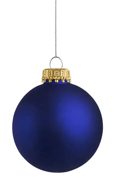 Bola de Natal azul sobre fundo branco — Fotografia de Stock