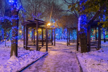 Serpukhovskaya Meydanı, Moskova Rusya Park'ta Yılbaşı ve Noel aydınlatma dekorasyon