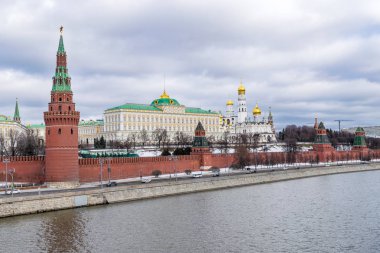 Bolshoy Kamenny Köprüsü (büyük taş köprü), Moskova, Rusya Kremlin ve Moskva nehirden görünümünü