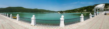 Panoramik göl Abrau Novorossiysk şehir, Rusya yakın