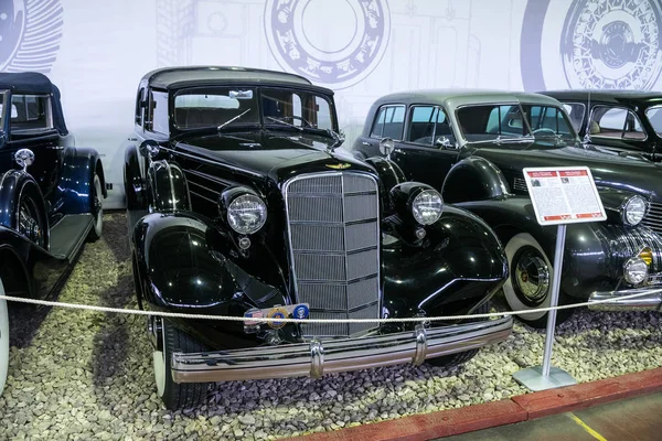 MOSCÚ, RUSIA - 3 DE JUNIO DE 2017: Museo de Moscú de coches retro — Foto de Stock