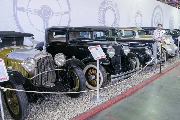 MOSCÚ, RUSIA - 3 DE JUNIO DE 2017: Museo de Moscú de coches retro — Foto de Stock