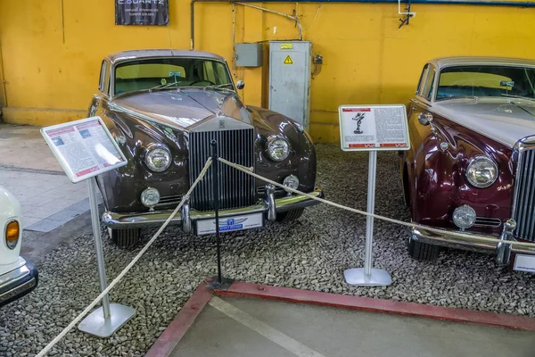 MOSCÚ, RUSIA - 3 DE JUNIO DE 2017: Museo de Moscú de coches retro — Foto de Stock