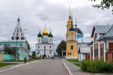 Kolomna Kremlin 'deki Katedral meydanındaki binalar.