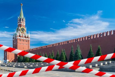 Kremlin 'e karşı bariyer bandı