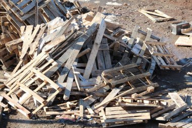 İnşaat döküntüleri yığını