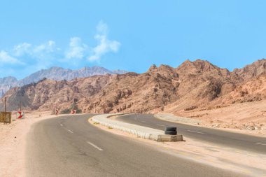 Mısır. Dağ yolundan Sina Çölü'nde