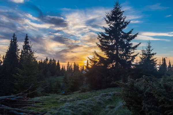 Pôr Sol Nas Montanhas — Fotografia de Stock