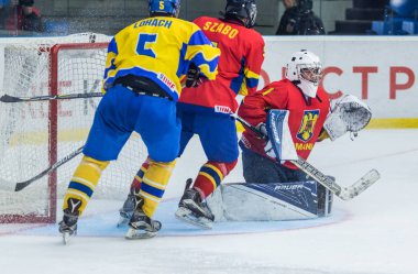 Kiev, Ukrayna - 20 Nisan, 2018: 2018 IIHF buz hokeyi u-18 Dünya Şampiyonası'nda Palats Sportu Stadyumu. Romanya u-18 karşı Ukrayna u-18