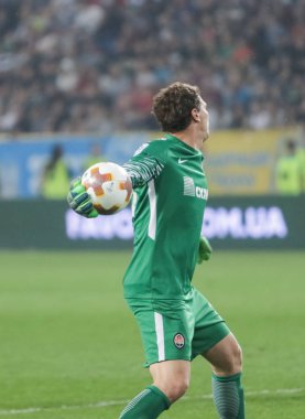 Dnipro, Ukrayna - 09 Mayıs, 2018: Andriy Pyatov Shakhtar eylem sırasında Ukraynalı Dnipro-Arena Stadı nda Fc Dinamo Kupası finalde maç sırasında