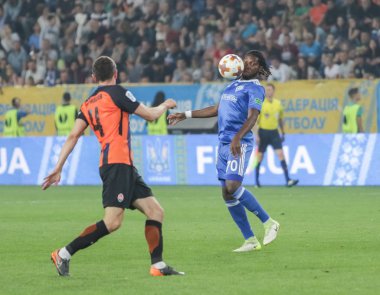 Dnipro, Ukrayna - 09 Mayıs, 2018: Dieumerci Mbokani eylem sırasında Dinamo Kiev, Ukrayna Kupası Finali Fc Shakhtar Dnipro-Arena Stadı nda karşı maç sırasında