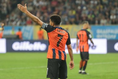 Dnipro, Ukrayna - 09 Mayıs, 2018: Taison Shakhtar eylem sırasında Ukraynalı Dnipro-Arena Stadı nda Fc Dinamo Kupası finalde maç sırasında