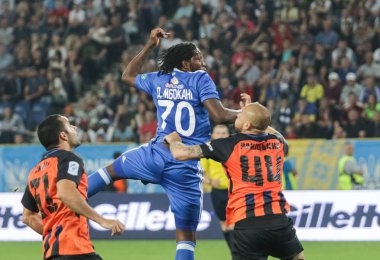 Dnipro, Ukrayna - 09 Mayıs, 2018: Dieumerci Mbokani eylem sırasında Dinamo Kiev, Ukrayna Kupası Finali Fc Shakhtar Dnipro-Arena Stadı nda karşı maç sırasında