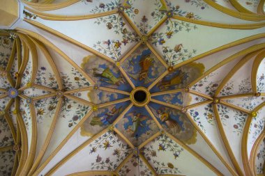 Radovlica, Slovenya katedralde tonozlu boyalı tavan