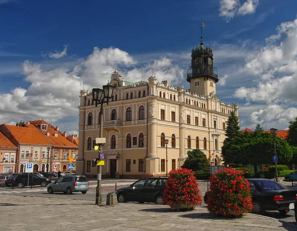Town Hall and market square in Jaroslaw. Poland — Stock Photo, Image