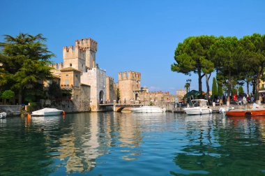 Sirmione, İtalya için Garda Gölü üzerinde kale