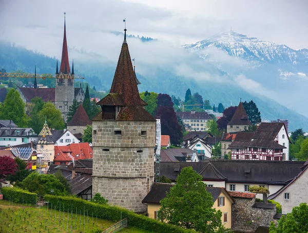 Krásný panoramatický pohled na staré město Zug, Švýcarsko — Stock fotografie
