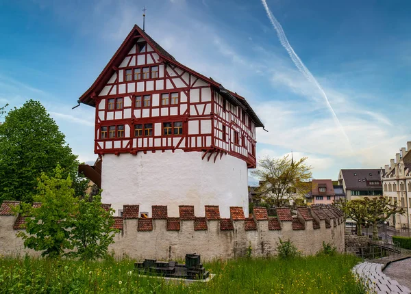 Historische burcht Burg Zug in de stad Zug, Zwitserland — Stockfoto