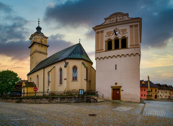 Gótikus Templom Reneszánsz Harangtorony Főtéren Spisska Sobota Poprád Szlovákia Népszerű — Stock Fotó