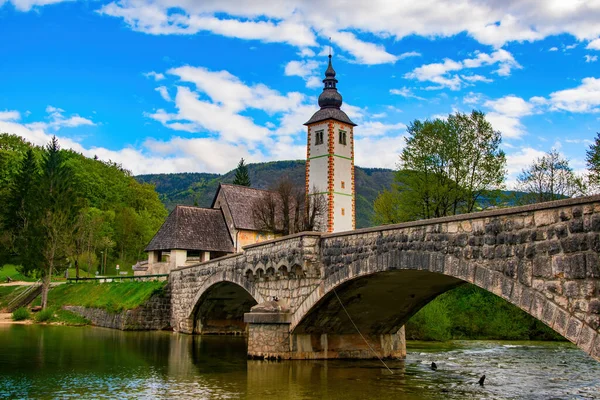 Vista Panorámica Del Puente Piedra Iglesia San Juan Bautista Lago — Foto de Stock