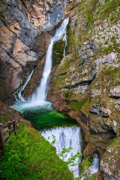 Festői Savica vízesés, Szlovénia — Stock Fotó