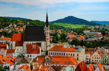 Çek Cumhuriyeti 'nin eski Cesky Krumlov kasabasının manzaralı manzarası. UNESCO Dünya Mirası Alanı