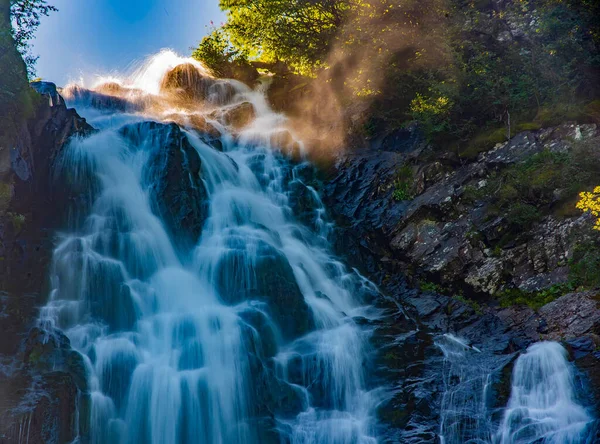 Majestatyczny Widok Wodospad Balea Cascada Górach Fagaras Pobliżu Słynnej Drogi — Zdjęcie stockowe