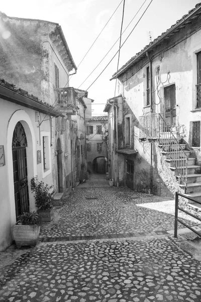 Alley in san polo in sabina, Italië — Stockfoto