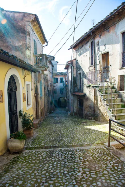Alley in san polo in sabina, Italië — Stockfoto