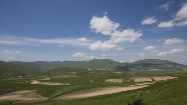 Plateau Castelluccio Norcia Italien Tidshorisont Skyer Castelluccio Norcia Landsbyen Castelluccio – Stock-video