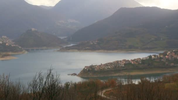 Veduta Panoramica Colle Tora Sulle Rive Del Lago Del Turano — Video Stock