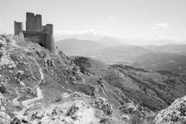 Φρούριο Του Rocca Calascio Βρίσκεται 1460 Μέτρα Πάνω Από Την — Φωτογραφία Αρχείου