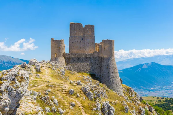 Rocca Calascion Linnoitus Sijaitsee 1460 Metriä Merenpinnan Yläpuolella Abruzzossa — kuvapankkivalokuva