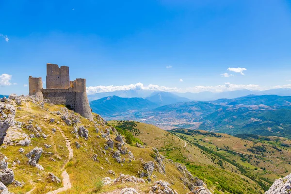 Fästningen Rocca Calascio Ligger 1460 Meter Över Havet Abruzzo Royaltyfria Stockbilder