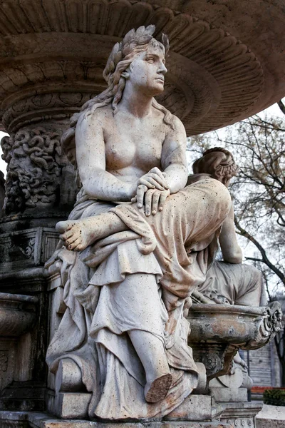Statue de fragment Fontaine d'eau Danubius — Photo