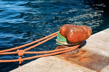 Gemi ve deniz araçları için kahverengi ip ile kahverengi Koç boynuzu