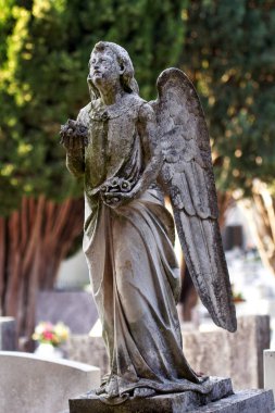 Melekler mezar taş anıt heykeli