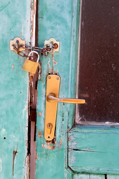 Closeup Oude Deur Met Slot Vintage Houten Deur Vergrendeld Veiligheid — Stockfoto