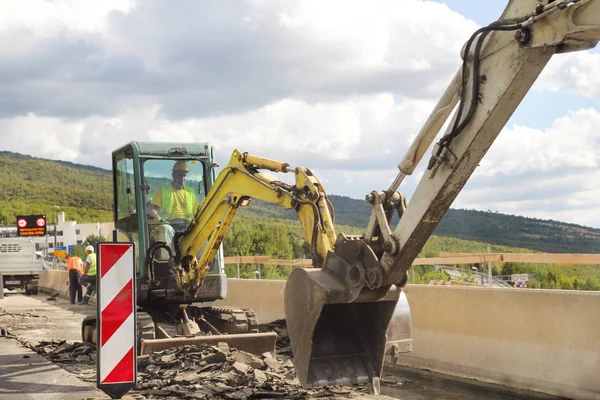 Rijeka Kroatië September 2017 Wegwerkzaamheden Renovatie Snelweg Weg Bestemde Machines — Stockfoto