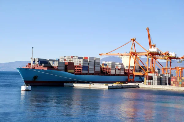 Containerschiff Zur Beförderung Von Gütern Mit Containern Land Hafenschiffhafen Horizont — Stockfoto