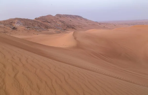Skála hátterek sivatag és dűnék, Dubai, Emirates — Stock Fotó