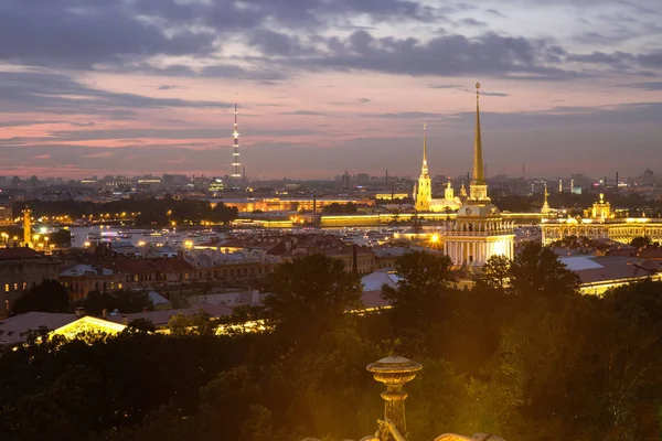 Pohled z ptačí perspektivy na Saint-Petersburg. — Stock fotografie