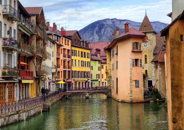 Kota tua abad pertengahan dan sungai Thiou, Annecy, Savoy, Perancis — Stok Foto