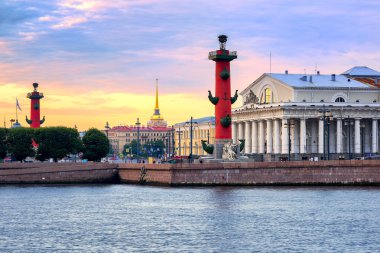 St Petersburg, Rusya Federasyonu, Cityscape günbatımı üzerinde