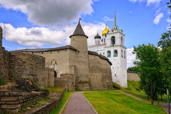 Pskov Kremlin ile Trinity Kilisesi, Rusya Federasyonu