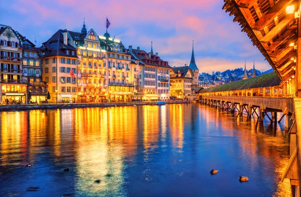 Lucerne, İsviçre, görünümü ahşap Şapel br dan tarihi kentin — Stok fotoğraf