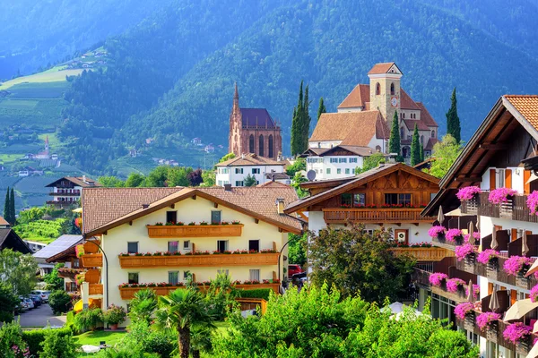 Alpine village Schenna, Meran, South Tyrol, Itália — Fotografia de Stock