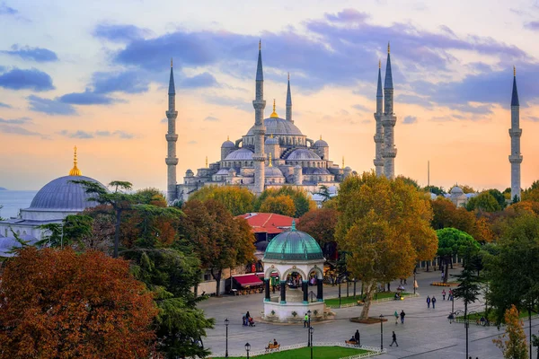 Мечеть Blue Sultanahmet, Стамбул, Турция — стоковое фото