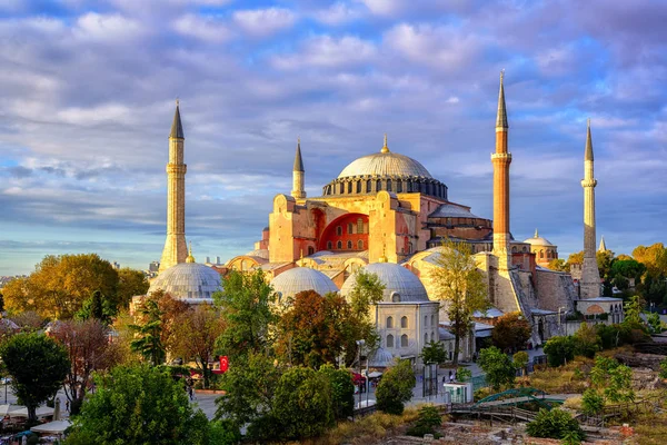 Hagia Sophia domes and minarets, Istanbul, Turkey — Stock Photo, Image