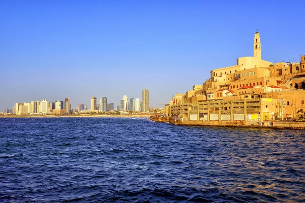 Ciudad vieja de Jaffa y horizonte de Tel Aviv, Israel — Foto de Stock